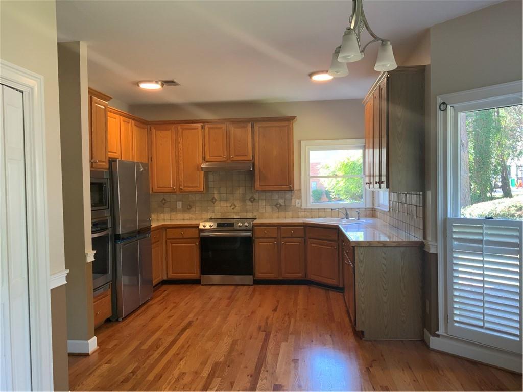 165 Kiveton Park Drive Roswell, GA 30075 - Photo 9 of 24