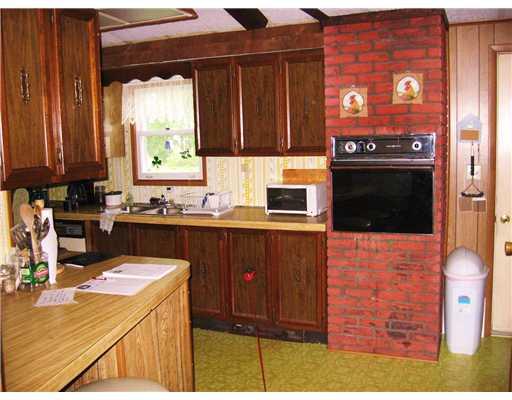 166 Beaufort Road New Florence, PA 15944 - Photo 6 of 16 Kitchen.