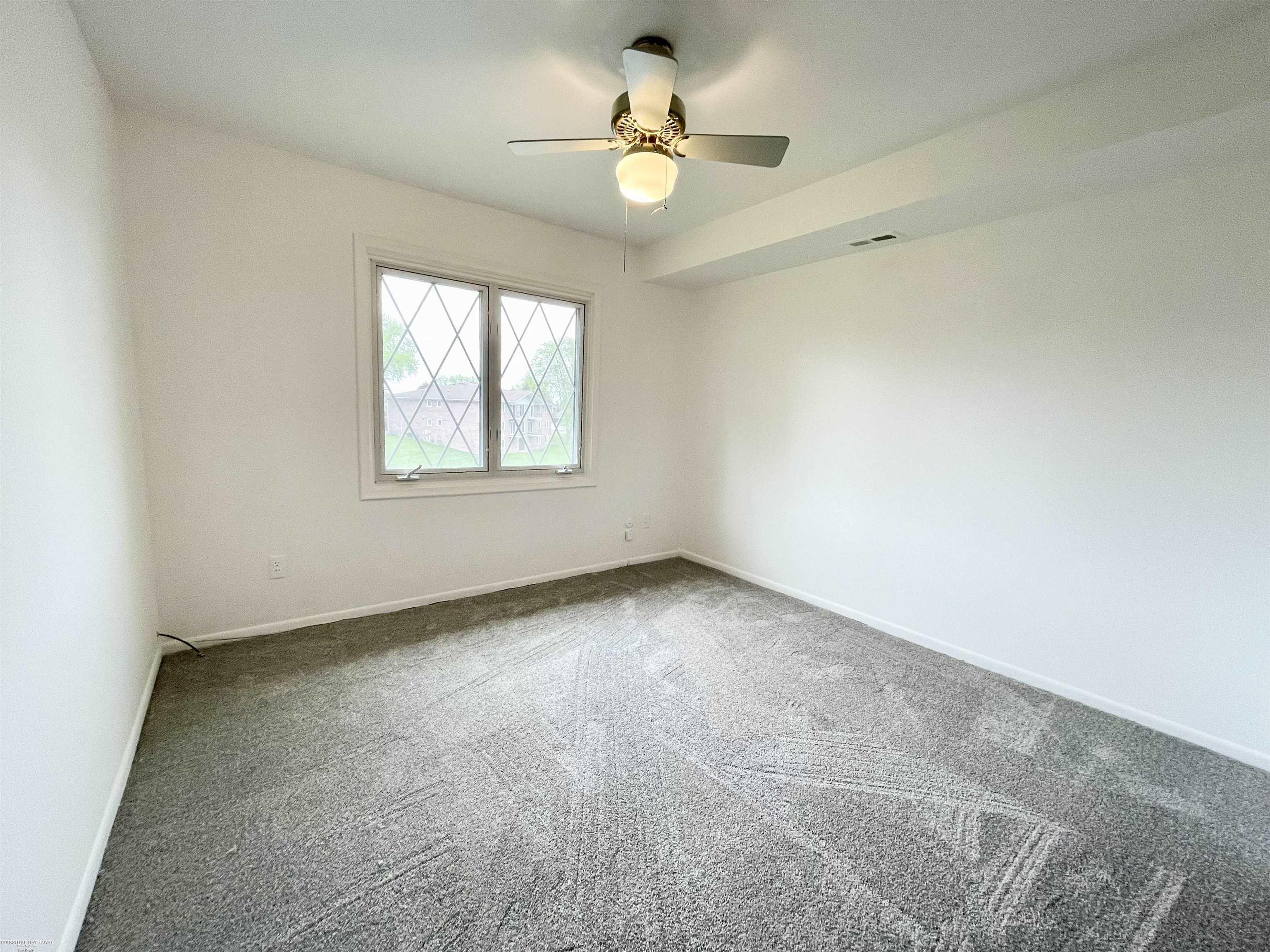 54749 Shelby Road, Unit 65 / 4 Utica, MI 48316 - Photo 13 of 28
