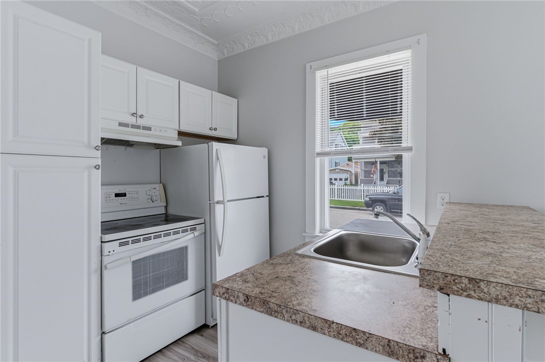 42 Transit Street Woonsocket, RI 02895 - Photo 4 of 27