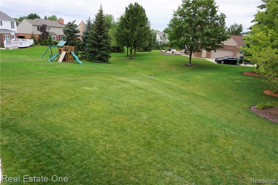 1859 Ring Neck Drive Rochester, MI 48307 - Photo 38 of 40 DSC06058 (2).JPG