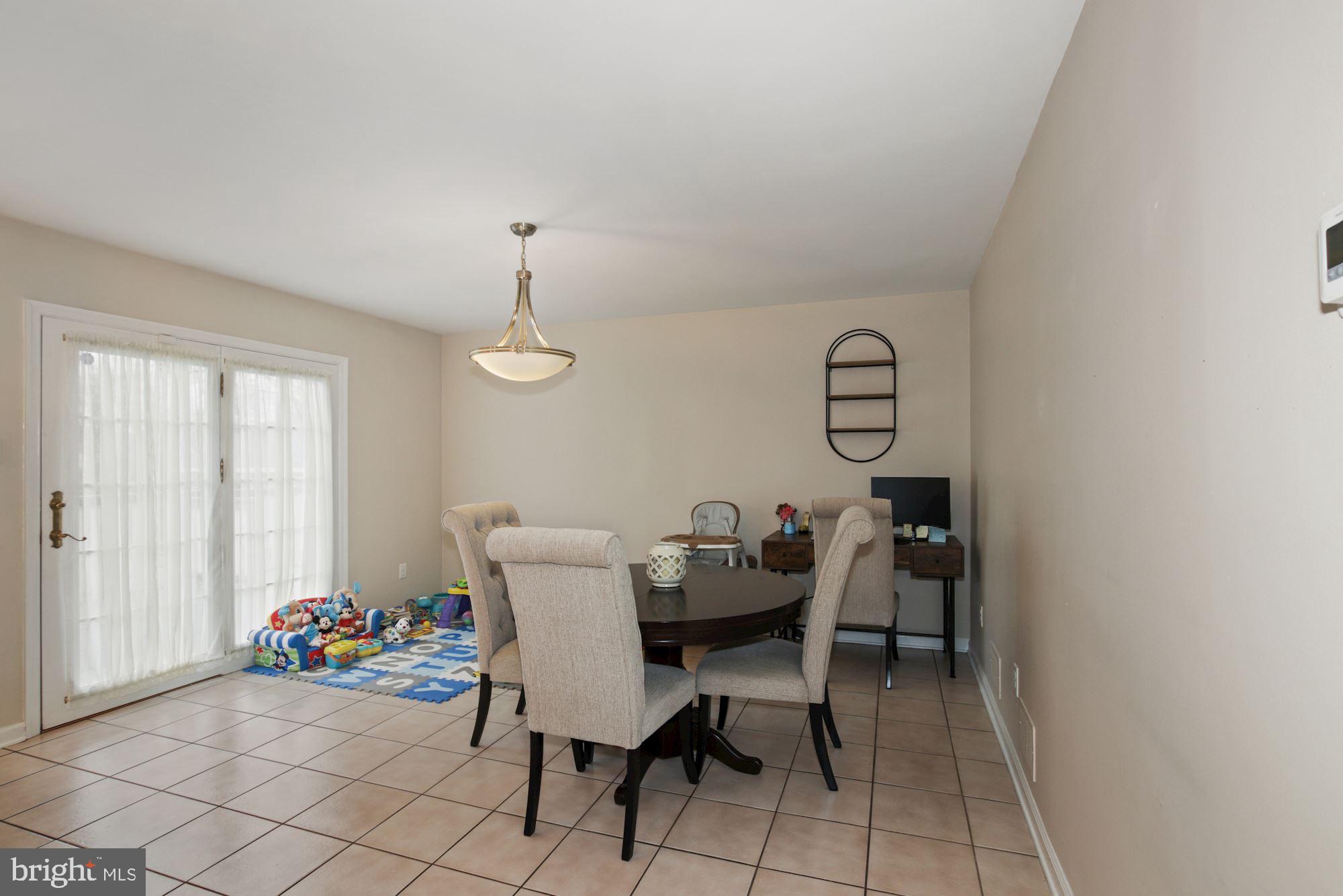 129 Spring Street Woodbury, NJ 08096 - Photo 4 of 20 Gallery Image 4