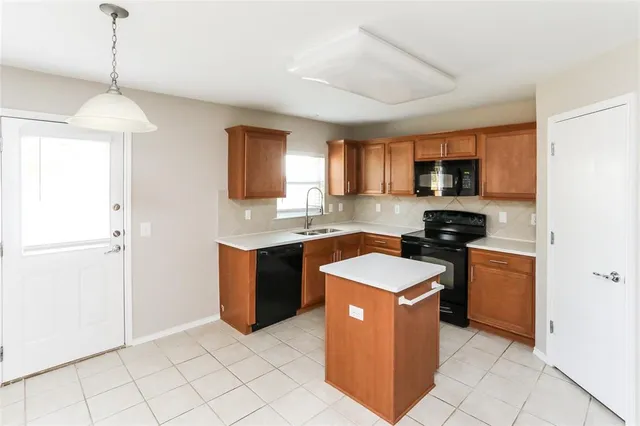 $2,545 | 707 River Run Drive, Glenn Heights, TX 75154