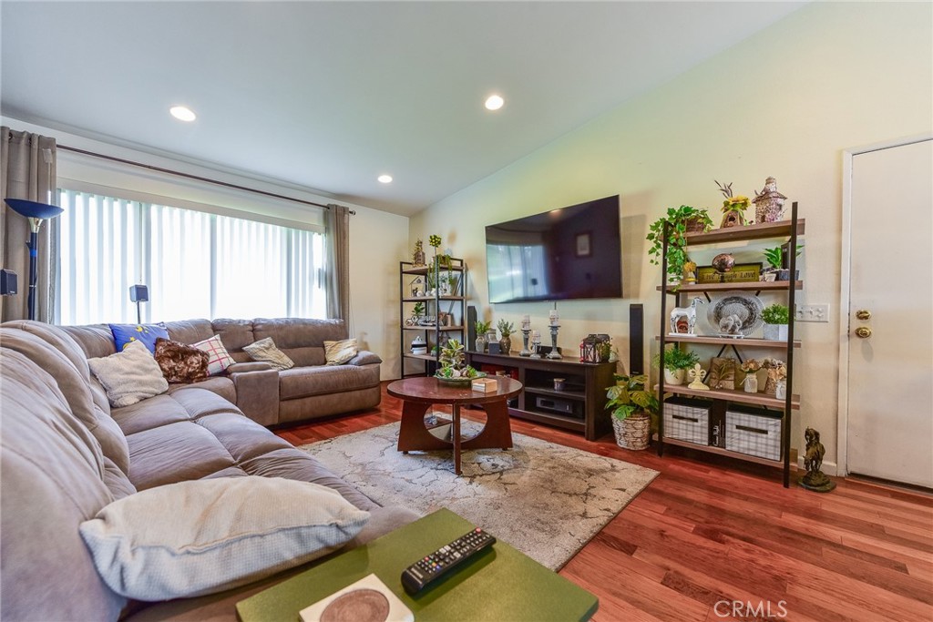 5025 Brooklawn Place Riverside, CA 92504 - Photo 15 of 29