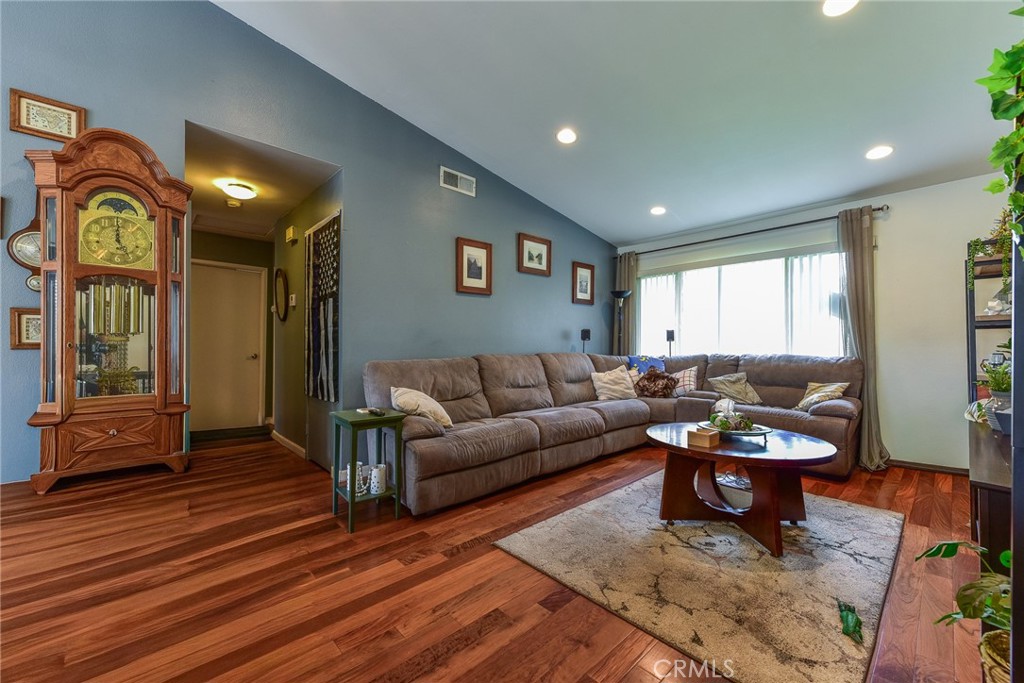 5025 Brooklawn Place Riverside, CA 92504 - Photo 8 of 29