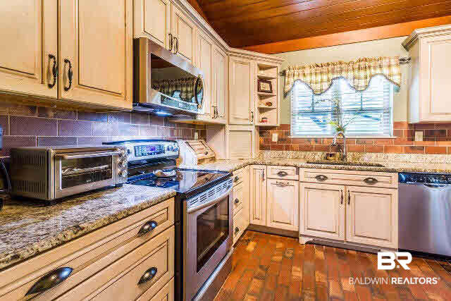 5629 Millhouse Road Gulf Shores, AL 36542 - Photo 17 of 36 Kitchen