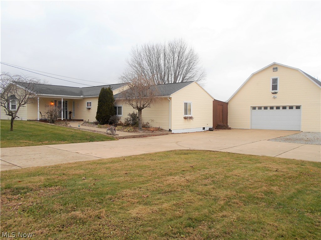 4370 School House Road Little Hocking, OH 45742 - Photo 1 of 35 Welcome to 4370 School House Rd.