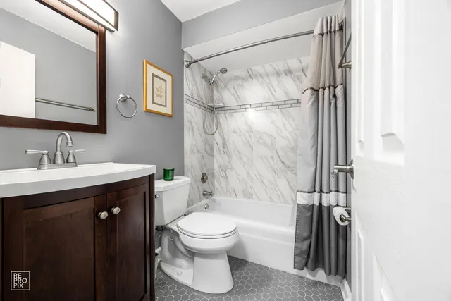 $163,000 | 4624 North Commons Drive, Unit 111, Chicago, IL 60656