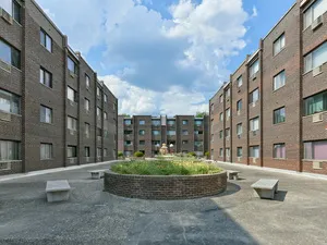 $163,000 | 4624 North Commons Drive, Unit 111, Chicago, IL 60656