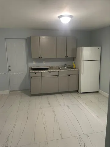 $2,250 | 2785 Northwest 59th Street, Unit 2, Miami, FL 33142