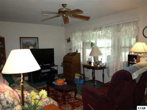 5535 Clinton Macon Road Clinton, MI 49236 - Photo 4 of 15 20019390-3.JPG
