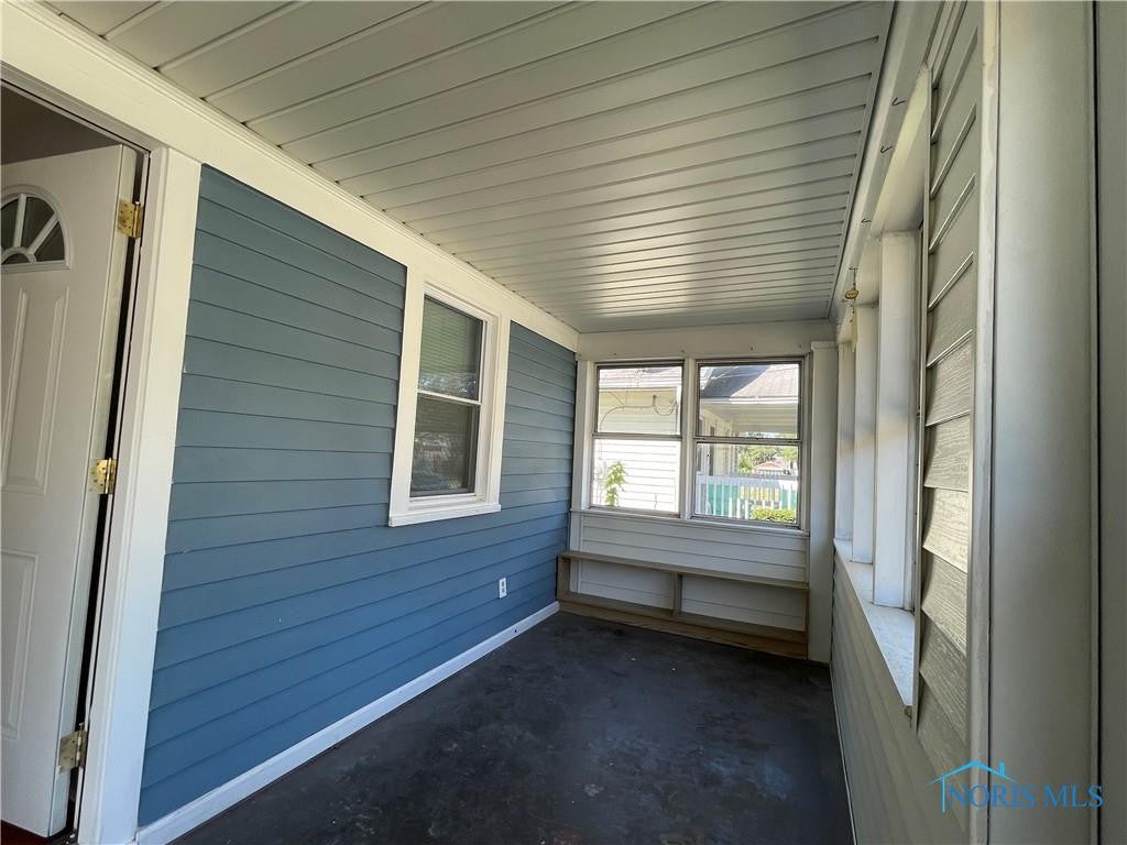 2113 Fairfax Road Toledo, OH 43613 - Photo 4 of 22 Gallery Image 4