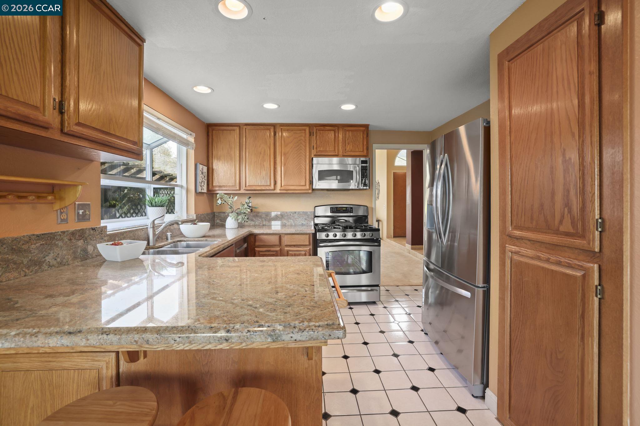 1109 Discovery Way Concord, CA 94521 - Photo 6 of 23