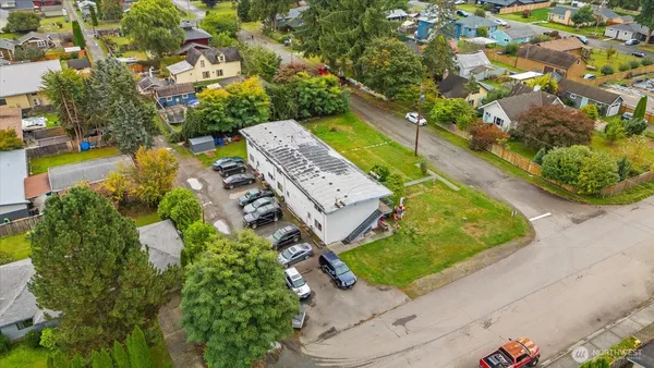an aerial view of a yard