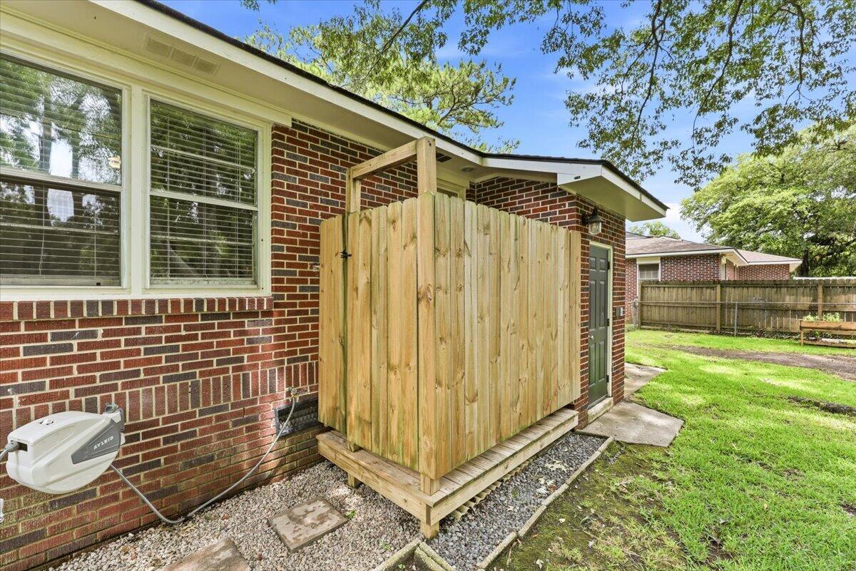 2627 Ridgewood Avenue Charleston, SC 29414 - Photo 19 of 24 23-2627_023