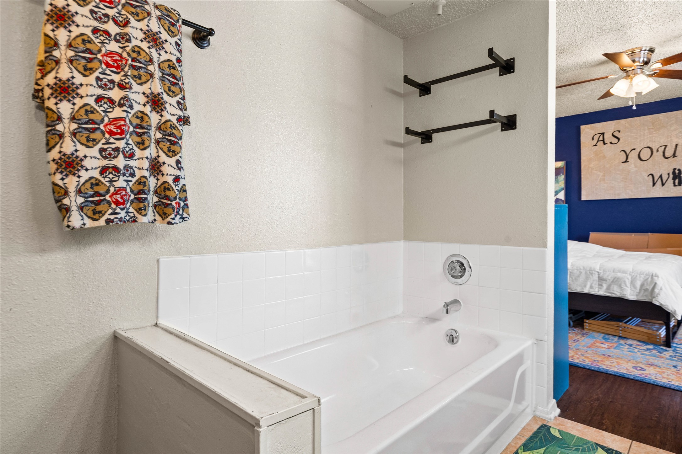 2018 West Rundberg Lane, Unit 4B Austin, TX 78758 - Photo 4 of 28 a bathroom with a bathtub and shower