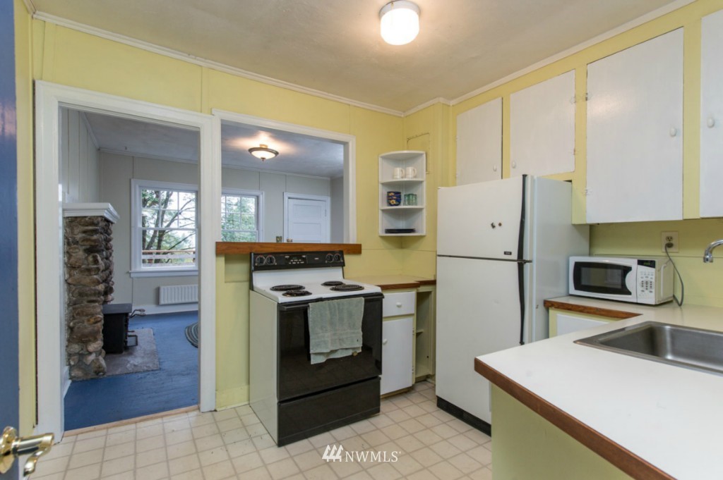 18006 McLean Road Southwest Vashon, WA 98070 - Photo 3 of 17