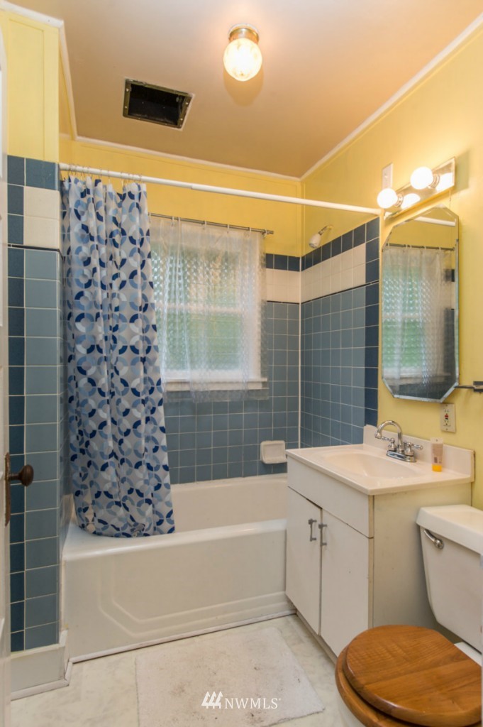 18006 McLean Road Southwest Vashon, WA 98070 - Photo 7 of 17