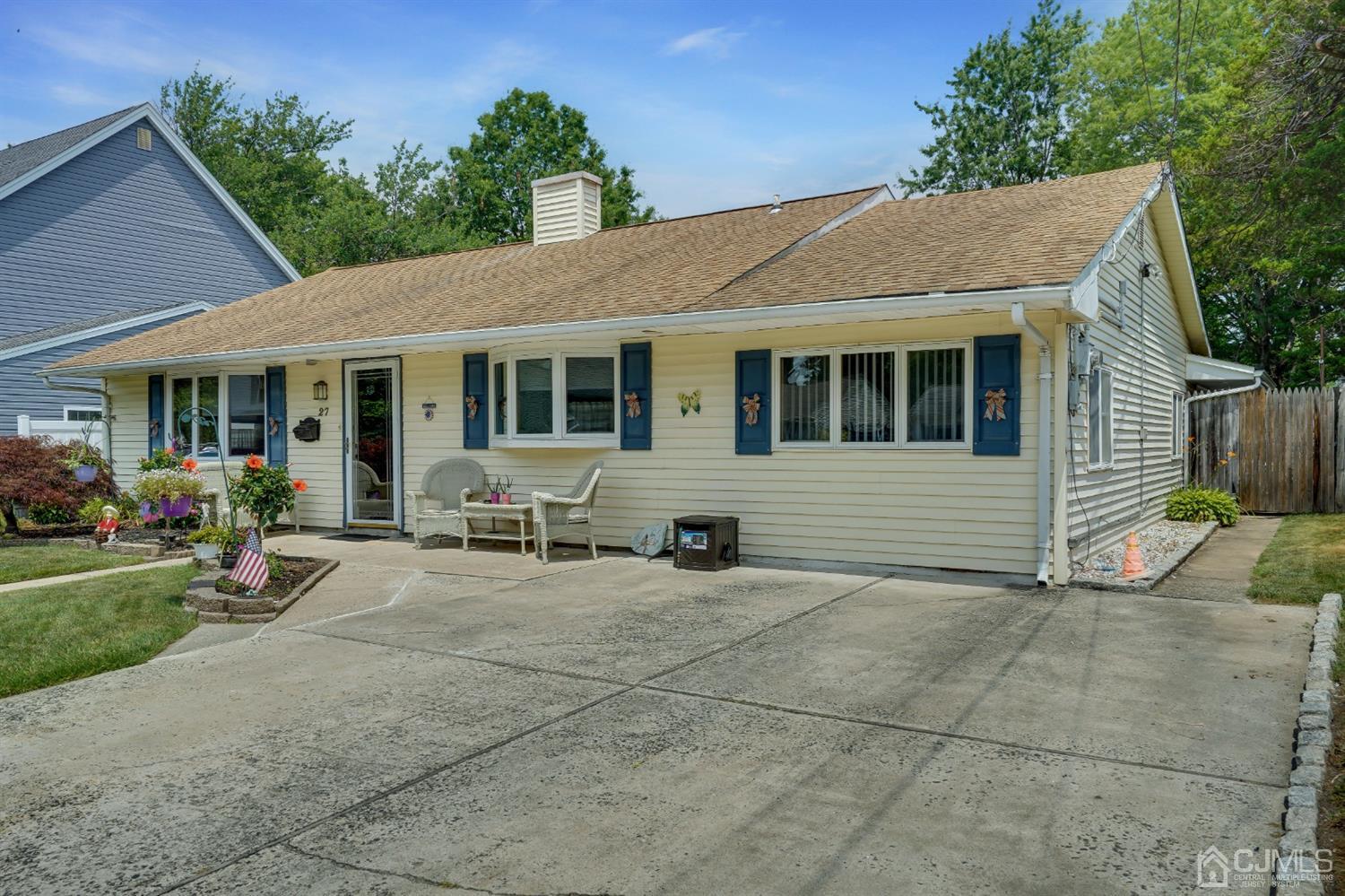 27 Raleigh Road Edison, NJ 08817 - Photo 28 of 29 a view of a house with outdoor space