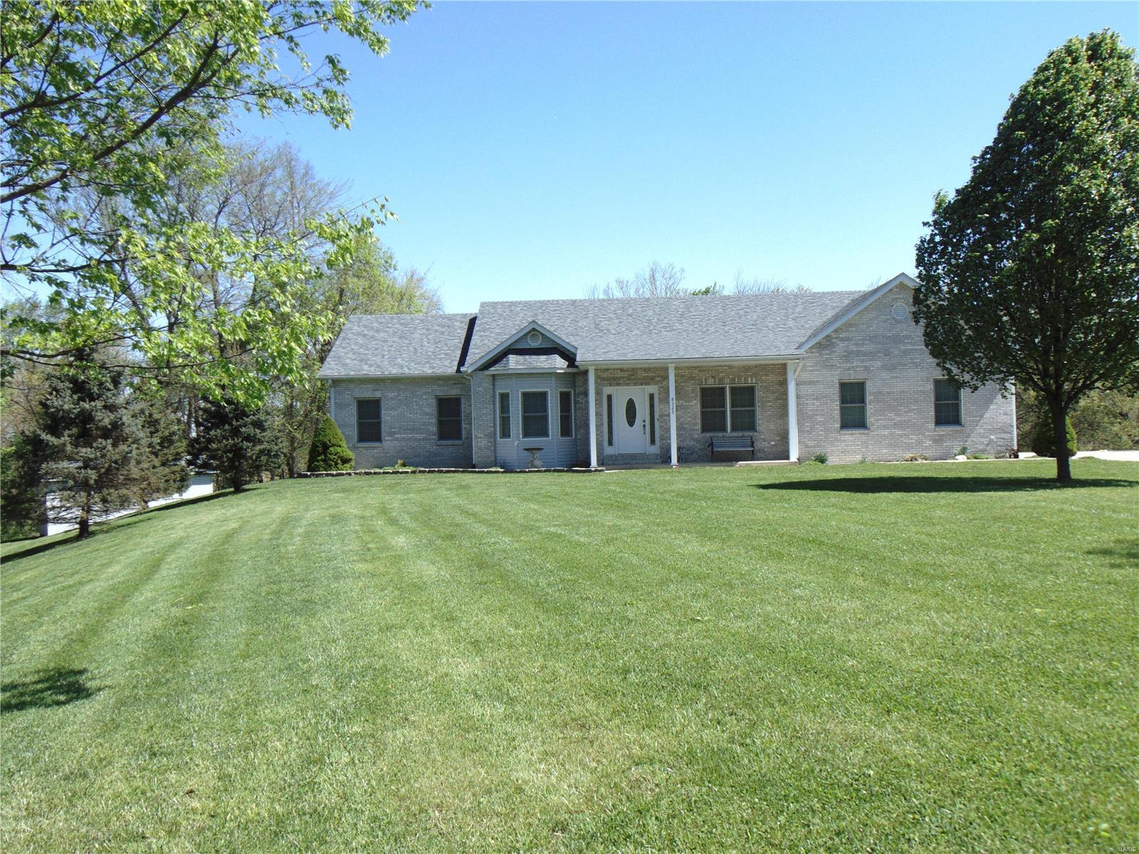8525 Rosenheim Edwardsville, IL 62025 - Photo 1 of 44 Gallery Image 1