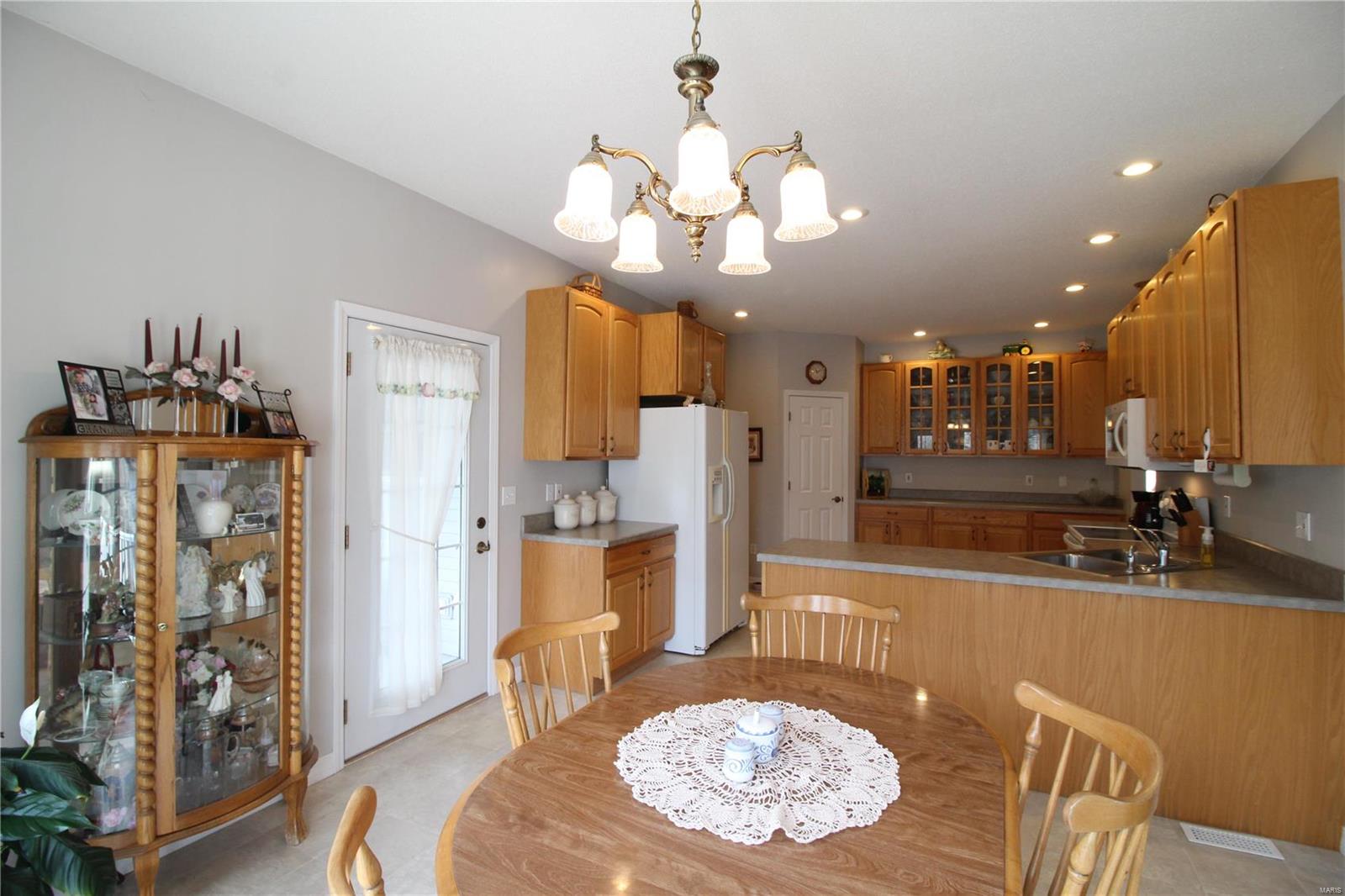 8525 Rosenheim Edwardsville, IL 62025 - Photo 13 of 44 Gallery Image 13