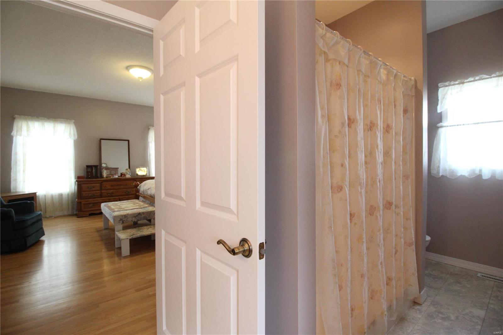 8525 Rosenheim Edwardsville, IL 62025 - Photo 19 of 44 Gallery Image 19