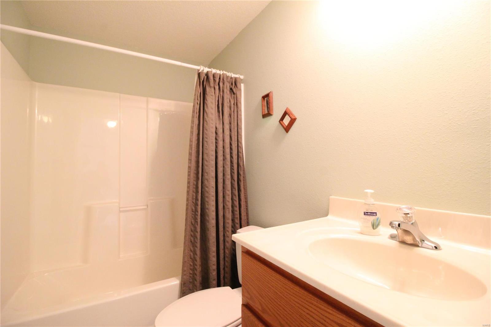8525 Rosenheim Edwardsville, IL 62025 - Photo 31 of 44 Gallery Image 31