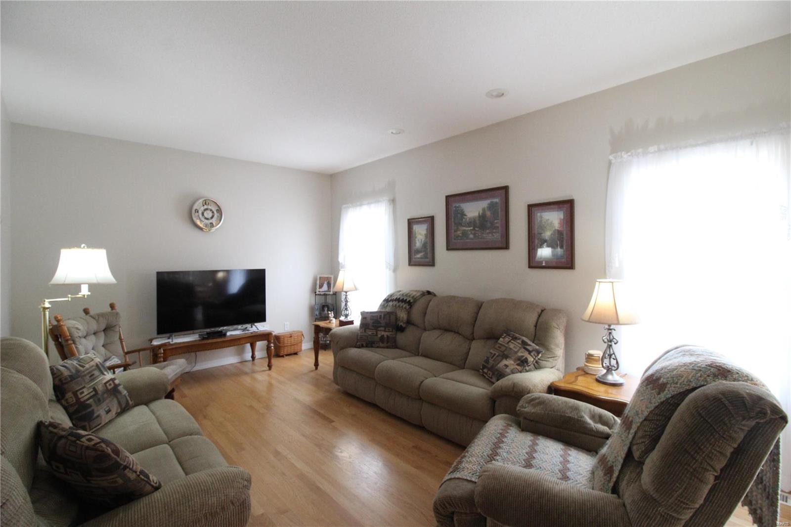 8525 Rosenheim Edwardsville, IL 62025 - Photo 7 of 44 Gallery Image 7