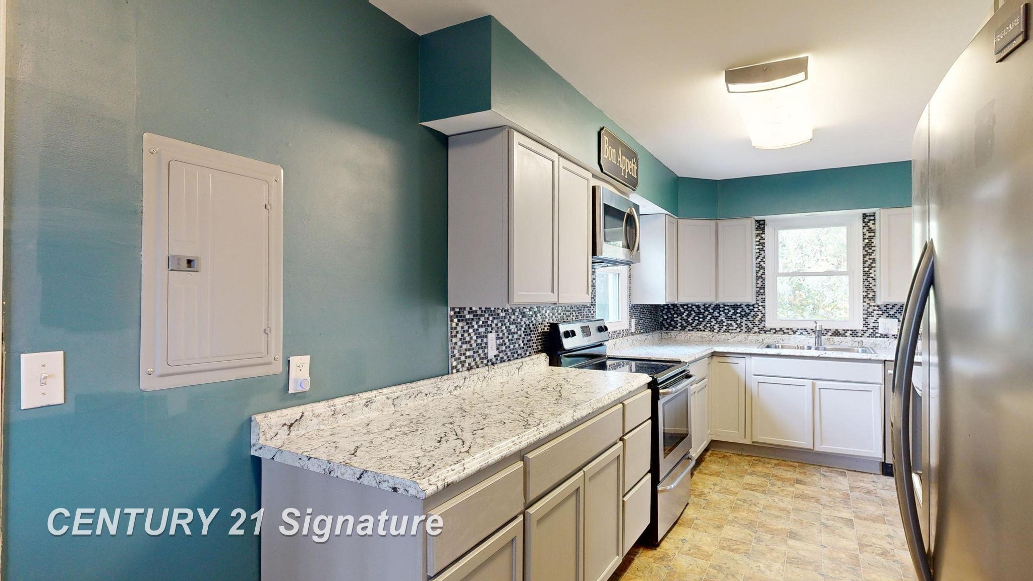 7035 Coldwater Road Flushing, MI 48433 - Photo 11 of 35