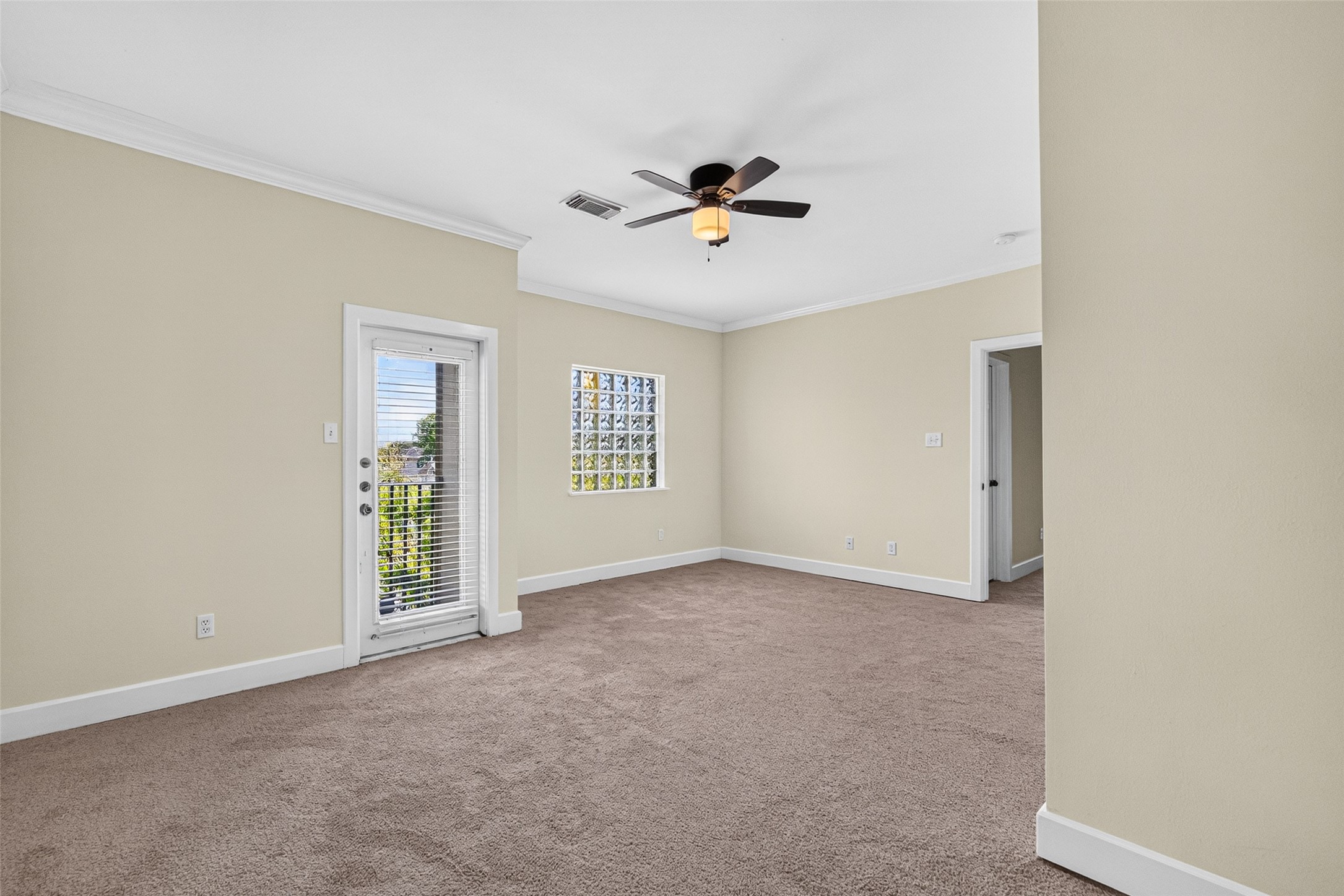 1342 Rutland Street, Unit 210 Houston, TX 77008 - Photo 29 of 38 Gallery Image 29
