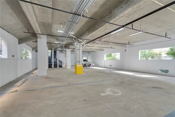 $1,800 | 1037 Northwest 2nd Street, Unit 2B, Miami, FL 33128