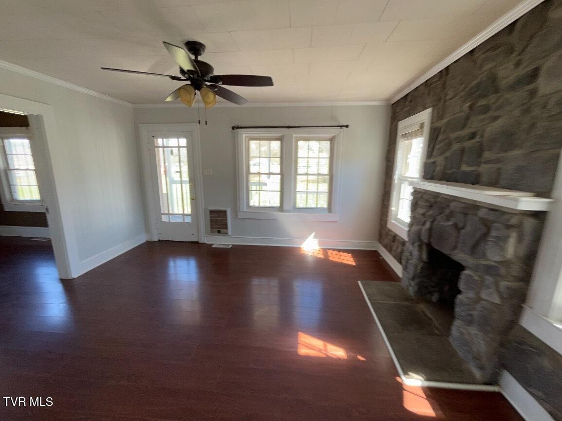 137 Crestview Drive Fall Branch, TN 37656 - Photo 6 of 12 IMG_3863