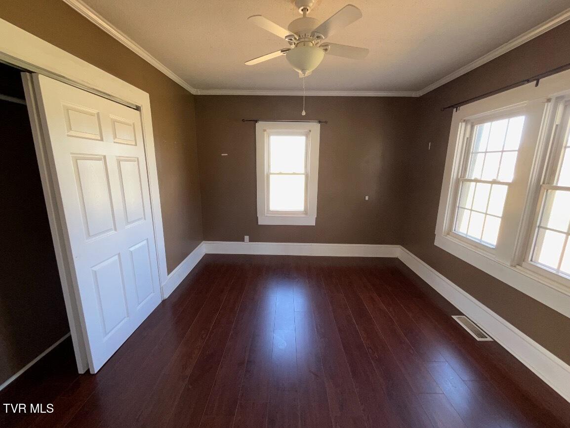 137 Crestview Drive Fall Branch, TN 37656 - Photo 8 of 12 IMG_3864