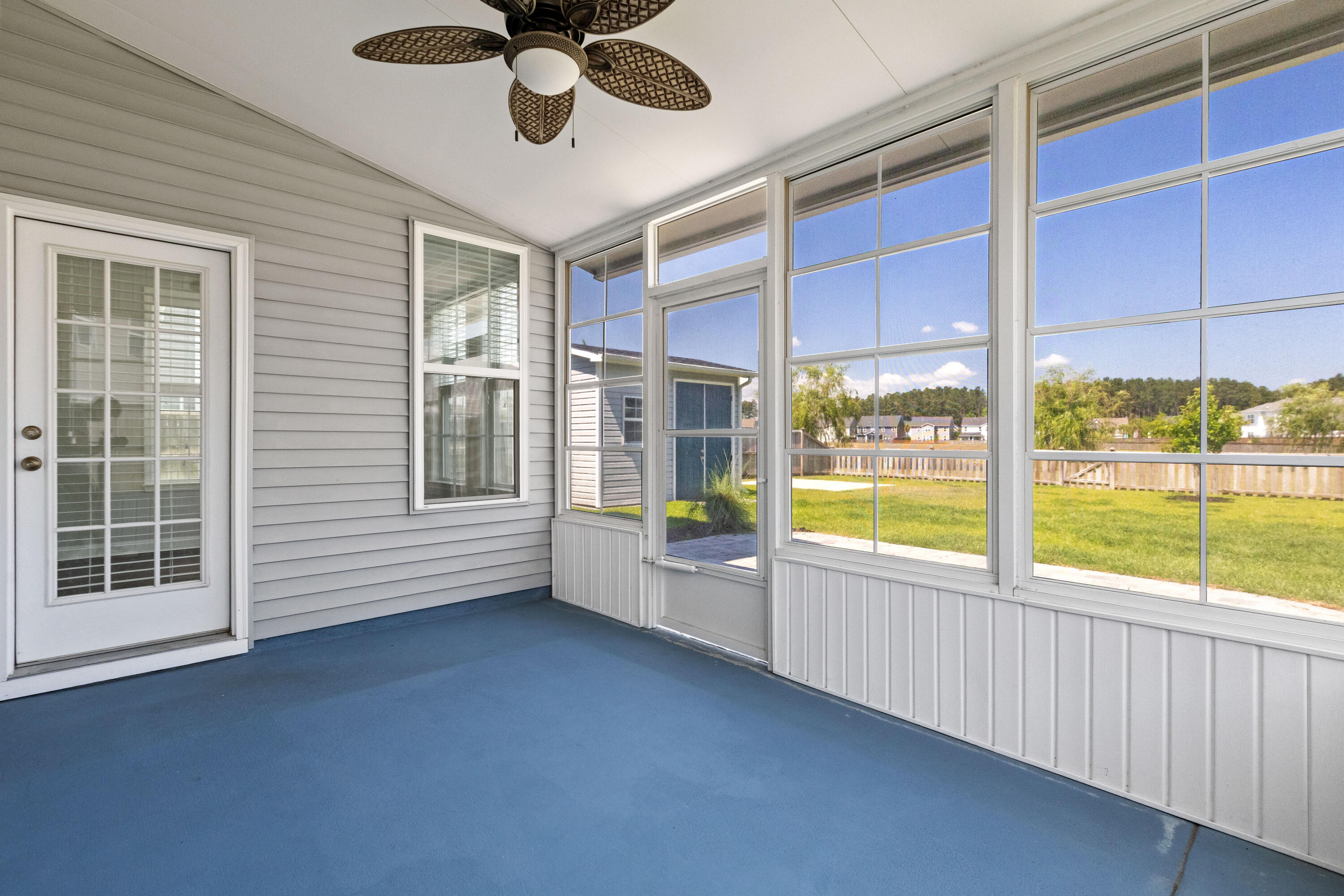 242 Saxony Loop Summerville, SC 29486 - Photo 35 of 44 242SaxonyLoop-CasaVerdeMediaLLC52