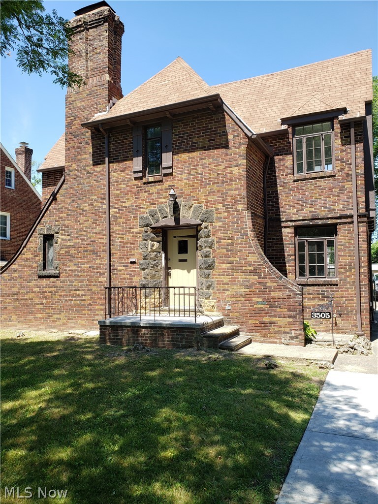 3505 Edison Road Cleveland Heights, OH 44121 - Photo 1 of 31 Gallery Image 1