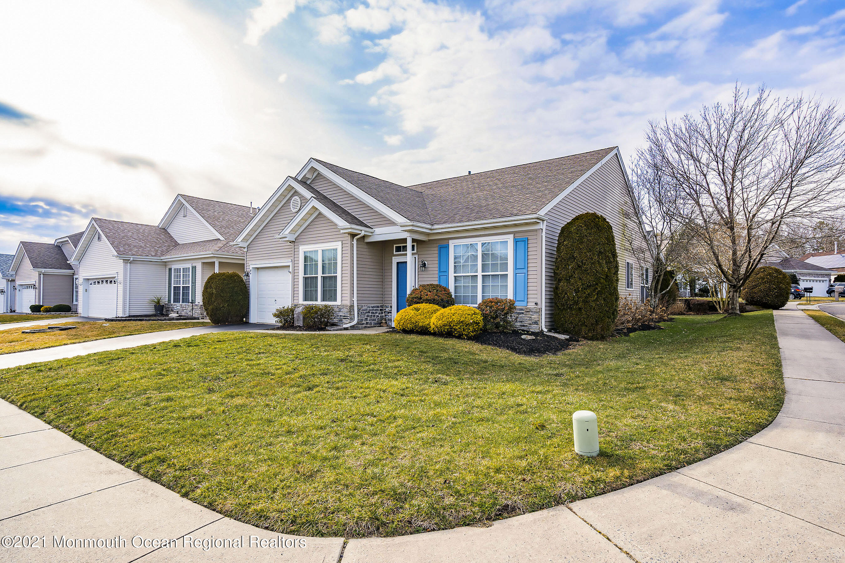 84 Sandpiper Road Barnegat, NJ 08005 - Photo 3 of 30 FrontRight