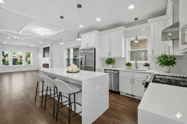 $849,000 | 6109 West Berenice Avenue, Chicago, IL 60634