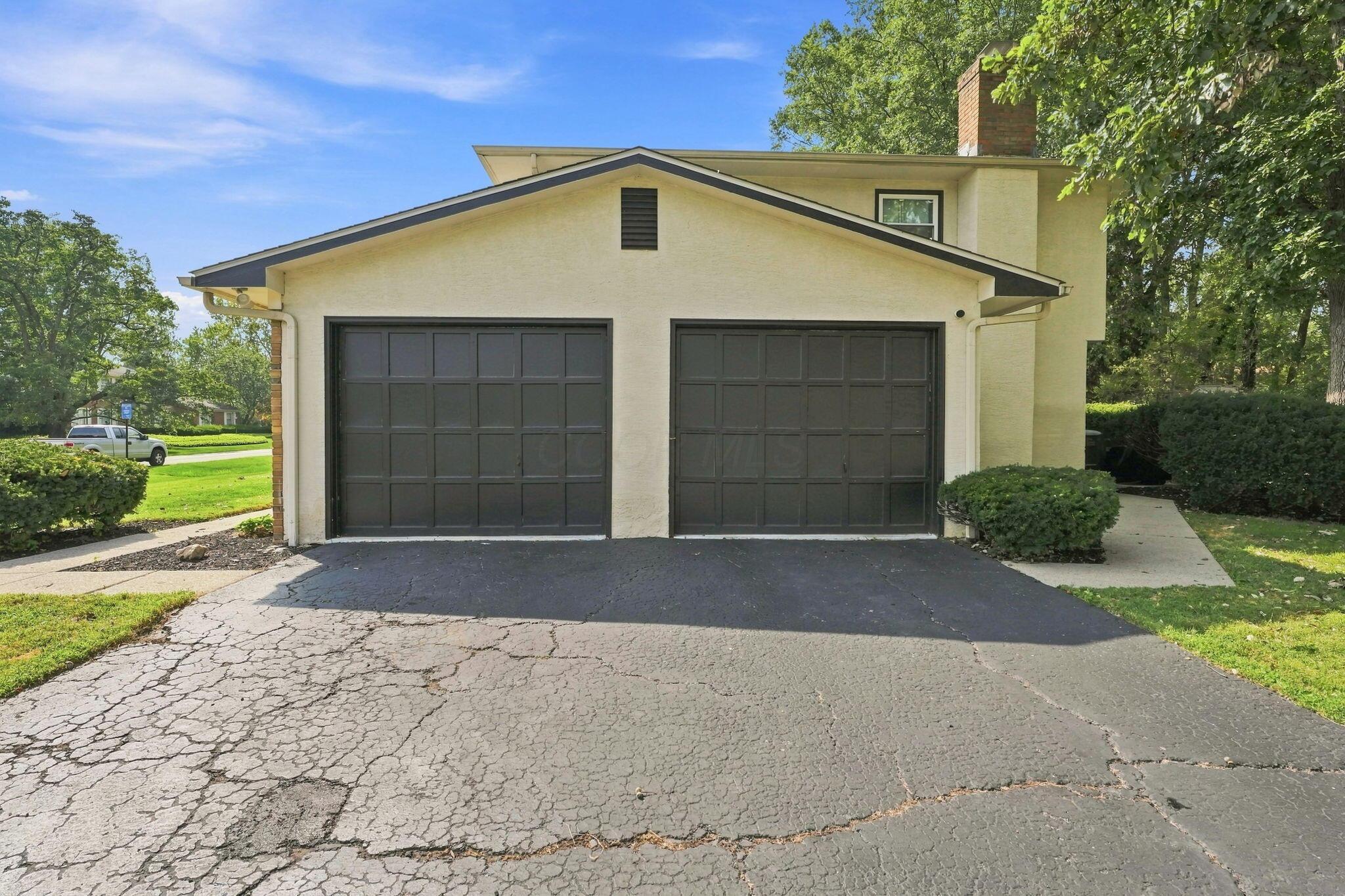 6376 Peach Tree Road Columbus, OH 43213 - Photo 2 of 37 4-web-or-mls-6376-peach-tree-rd