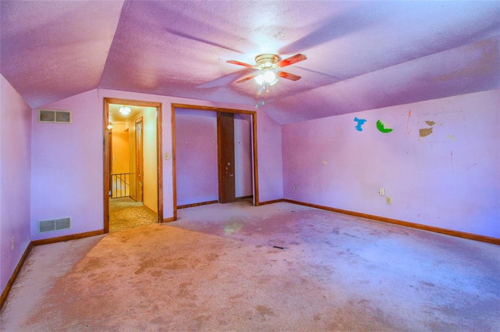 206 Pittview Road Pittsburgh, PA 15237 - Photo 29 of 46 2nd floor 15x15 bedroom.