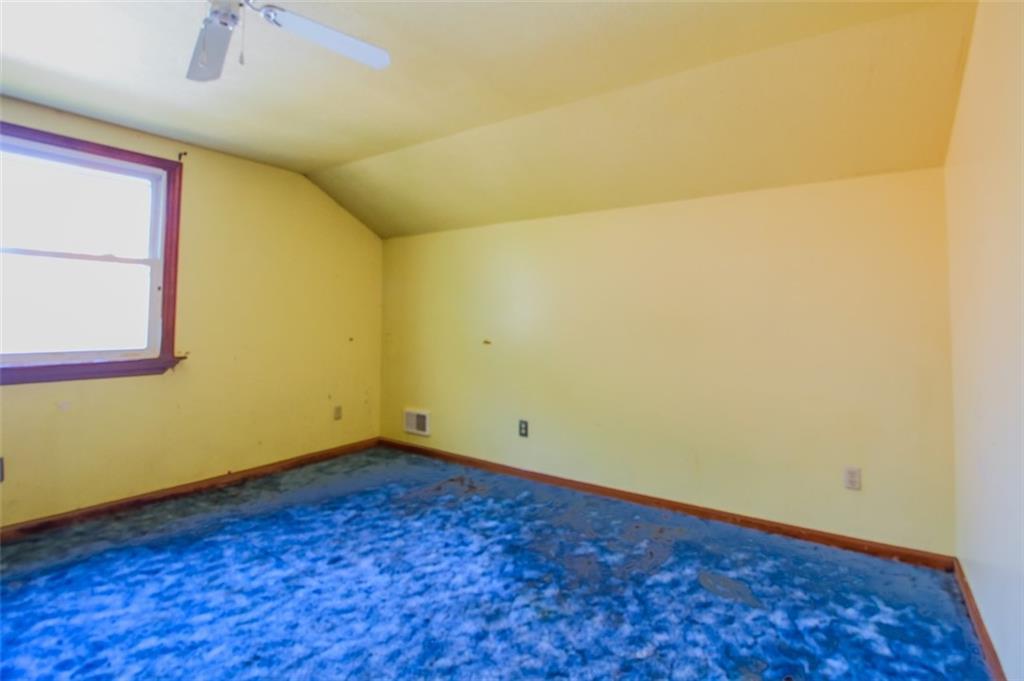 206 Pittview Road Pittsburgh, PA 15237 - Photo 33 of 46 2nd floor 13x13 bedroom.