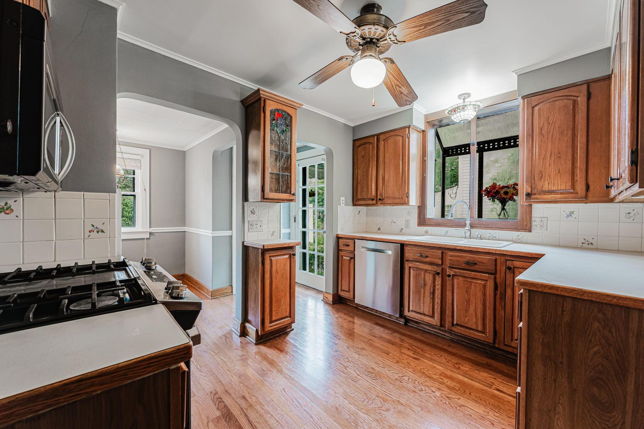 944 South Cassingham Road Bexley, OH 43209 - Photo 13 of 46 23-B.M. - 944 S Cassingham Rd, Columbus-