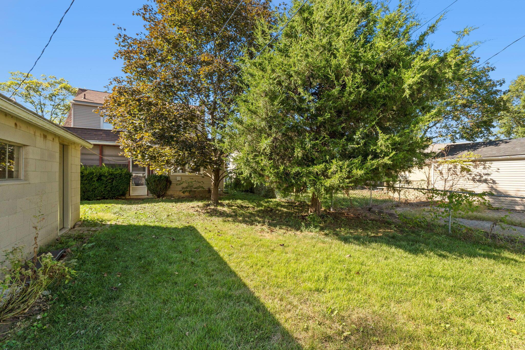 920 Chestershire Road Columbus, OH 43204 - Photo 25 of 29 920 Chestershire Rd (Exterior)-9
