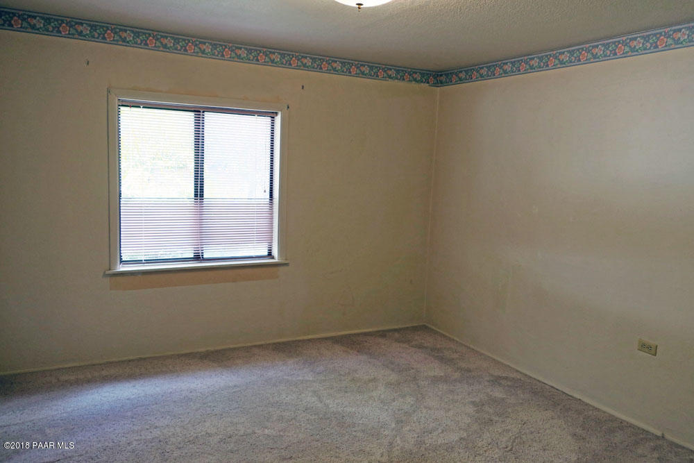 1807 Thumb Butte Road Prescott, AZ 86305 - Photo 16 of 41 Guest Bedroom