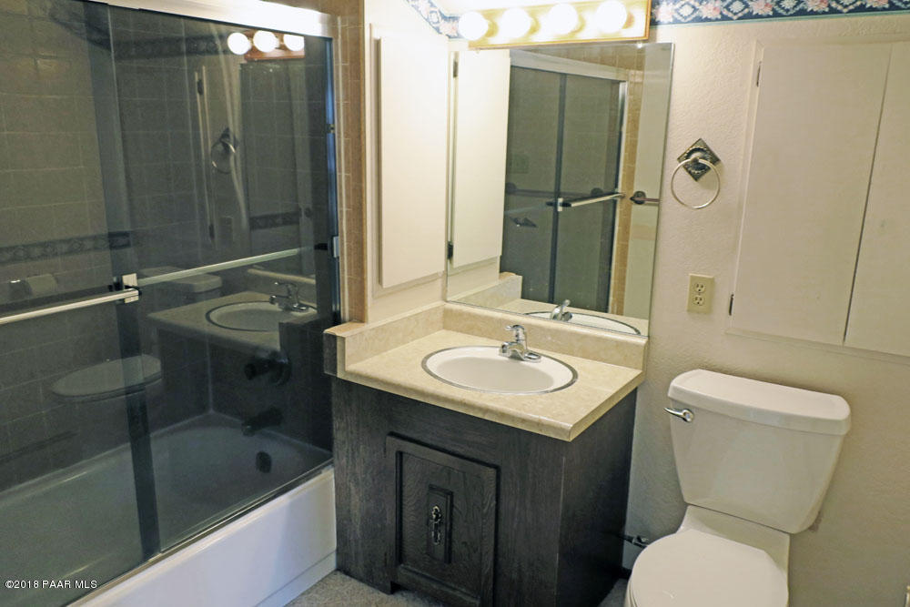 1807 Thumb Butte Road Prescott, AZ 86305 - Photo 21 of 41 Upstairs Bath