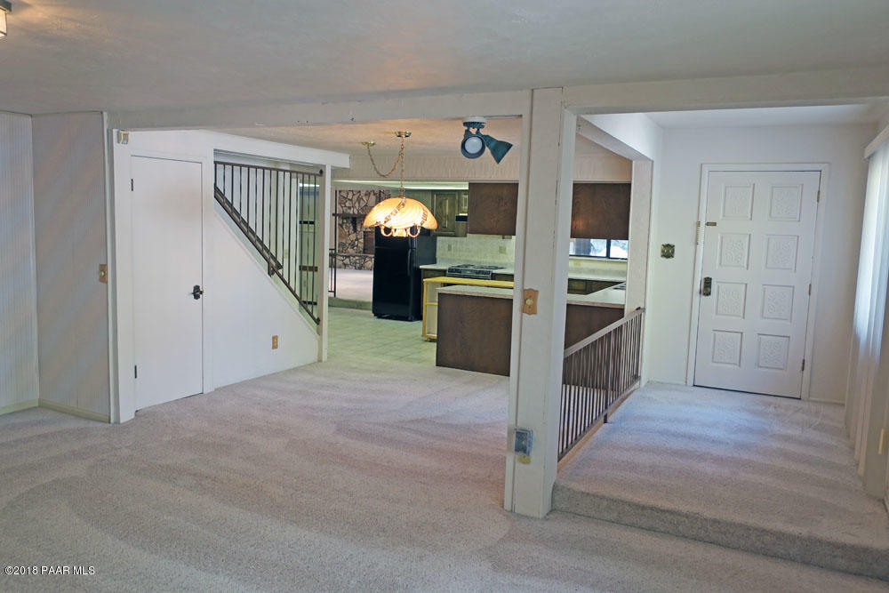 1807 Thumb Butte Road Prescott, AZ 86305 - Photo 8 of 41 Living Room