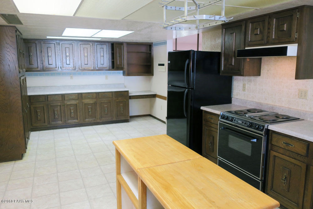 1807 Thumb Butte Road Prescott, AZ 86305 - Photo 10 of 41 Kitchen