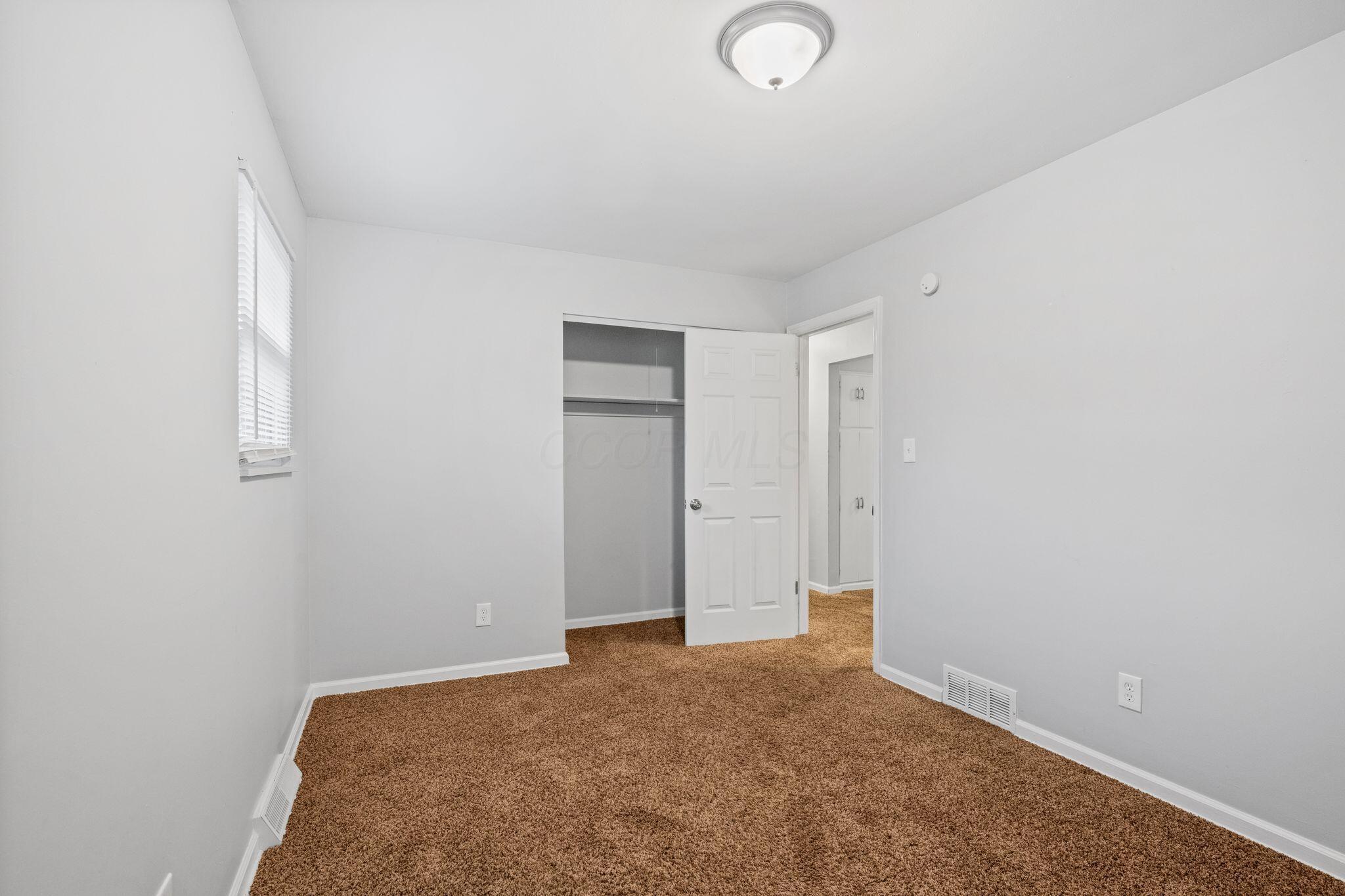 909 Hillery Road Columbus, OH 43229 - Photo 23 of 40 3rd Bedroom