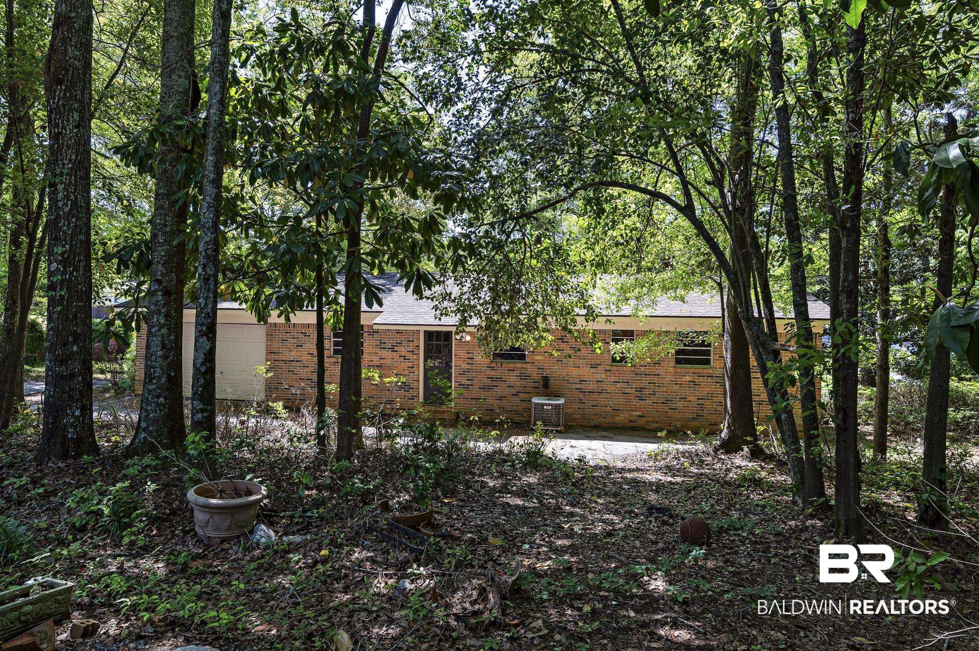 707 Johnson Avenue Fairhope, AL 36532 - Photo 9 of 38 View of yard