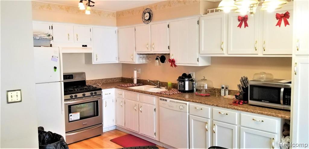 2487 Old Kent Road North Warren, MI 48091 - Photo 8 of 24