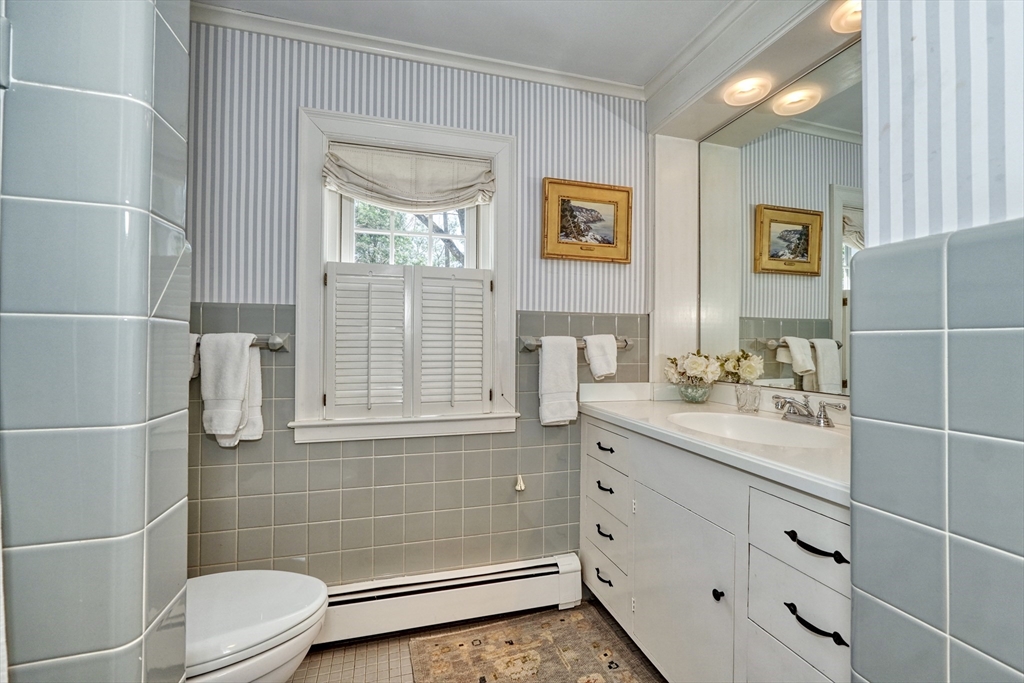 360 Dover Road Westwood, MA 02090 - Photo 14 of 41